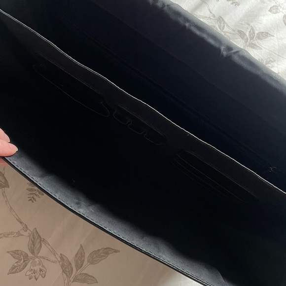 Kenneth Cole Reaction Black Leather Laptop Bag Briefcase Career Work School - Picture 4 of 6